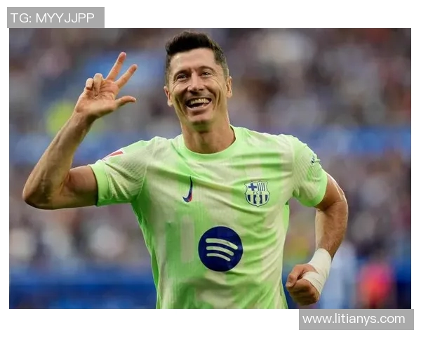 莱万背叛旧主加盟对手拜仁球迷怒斥其忘恩负义行为 莱万背叛旧主加盟对手拜仁球迷怒斥其忘恩负义行为